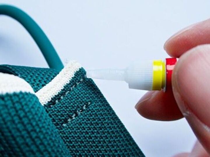 余りがちな【瞬間接着剤】の意外な使い道!指に付いちゃった時の対処法も