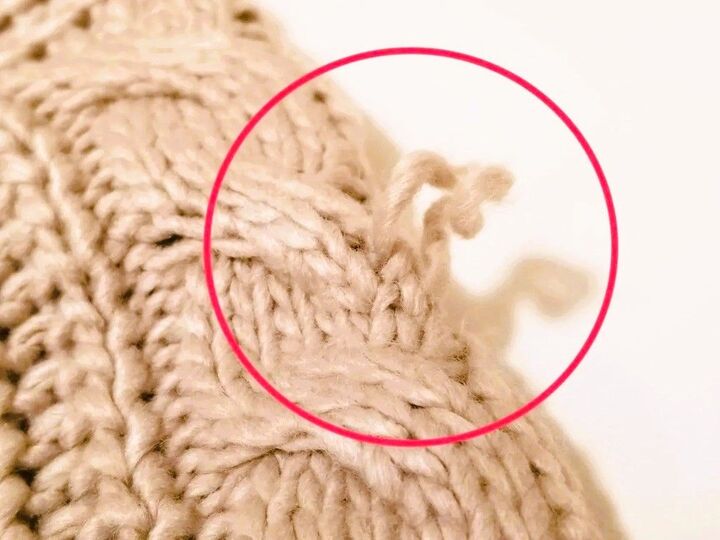 ほつれたニット、はさみで切っちゃダメ!簡単に直す方法があるんです♪