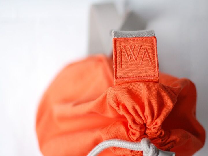 【ユニクロ】ポップなカラーと見た目がかわいすぎ!人気コラボバッグの新作は持つだけで気分が上がる♪