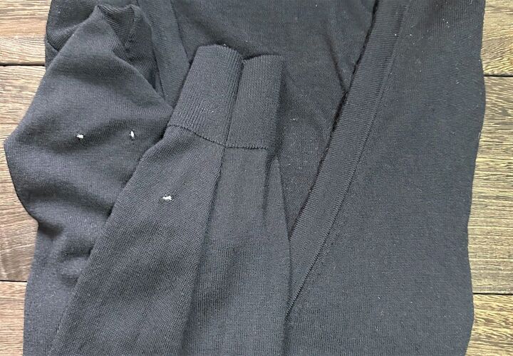 穴あきニット、捨てるの待った!刺繍糸のおしゃれなダーニングがあのおもちゃで簡単にできちゃう♡