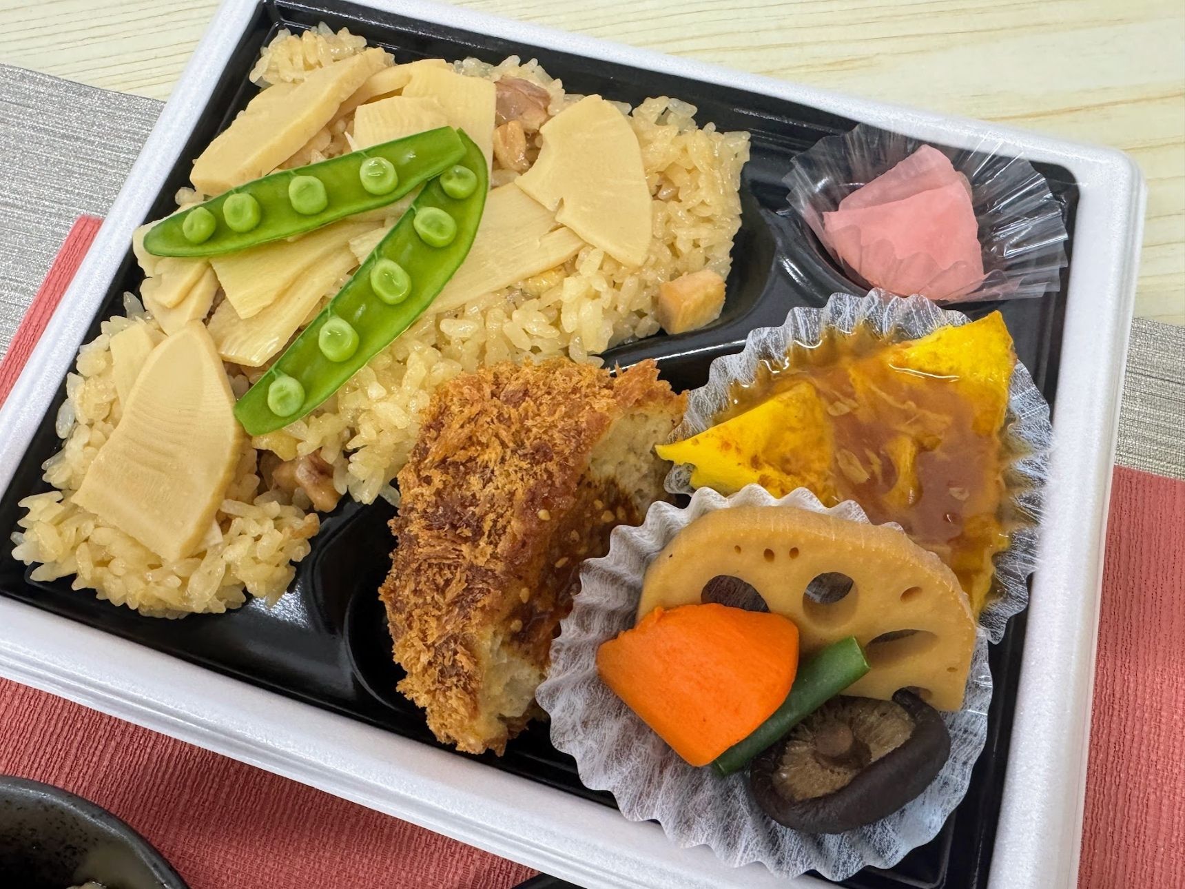 ボリュームがありながらペロリと食べられる「YORK DELI（ヨーク・デリ）たけのこご飯弁当」