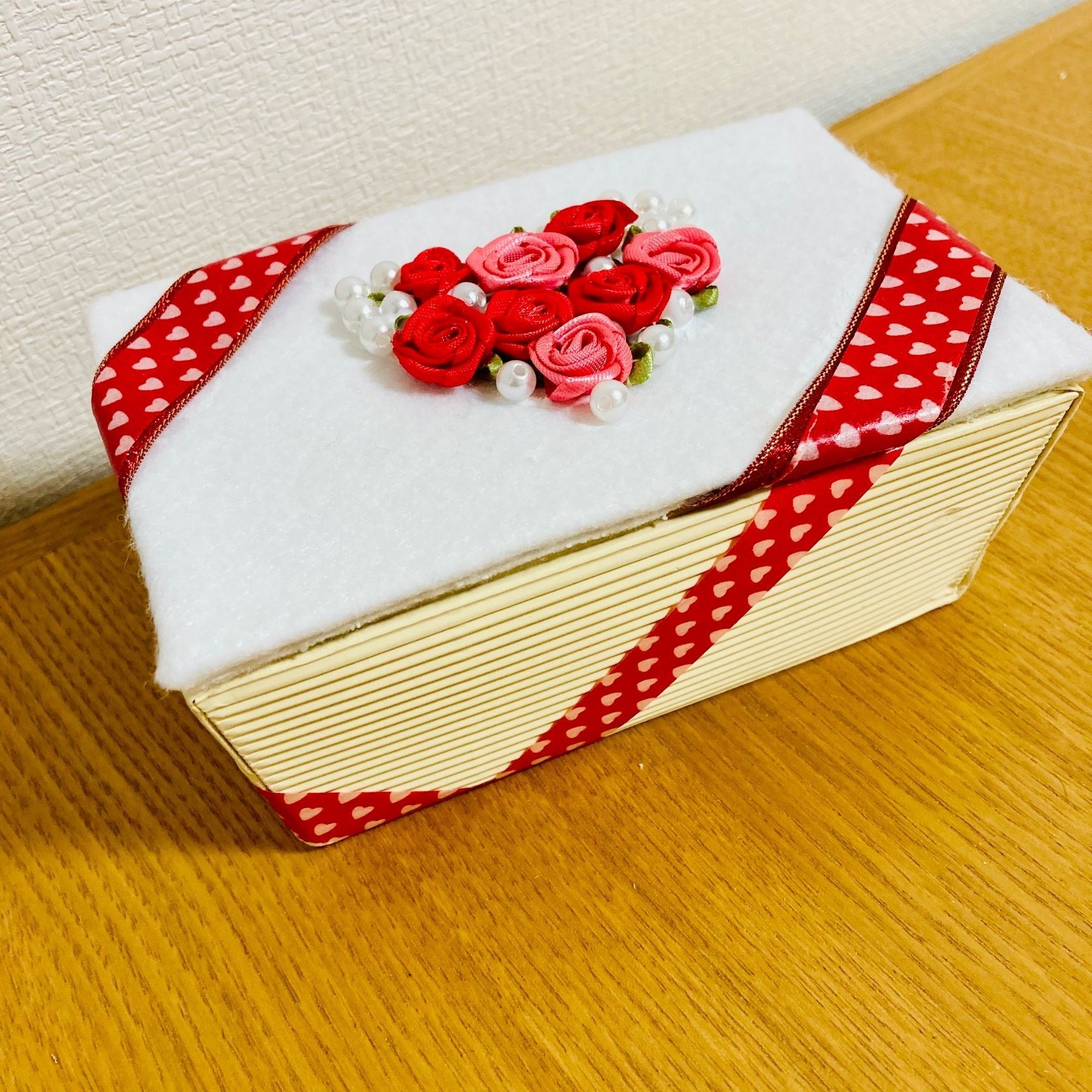 4.トレイ本体にも同じマスキングテープを貼ります