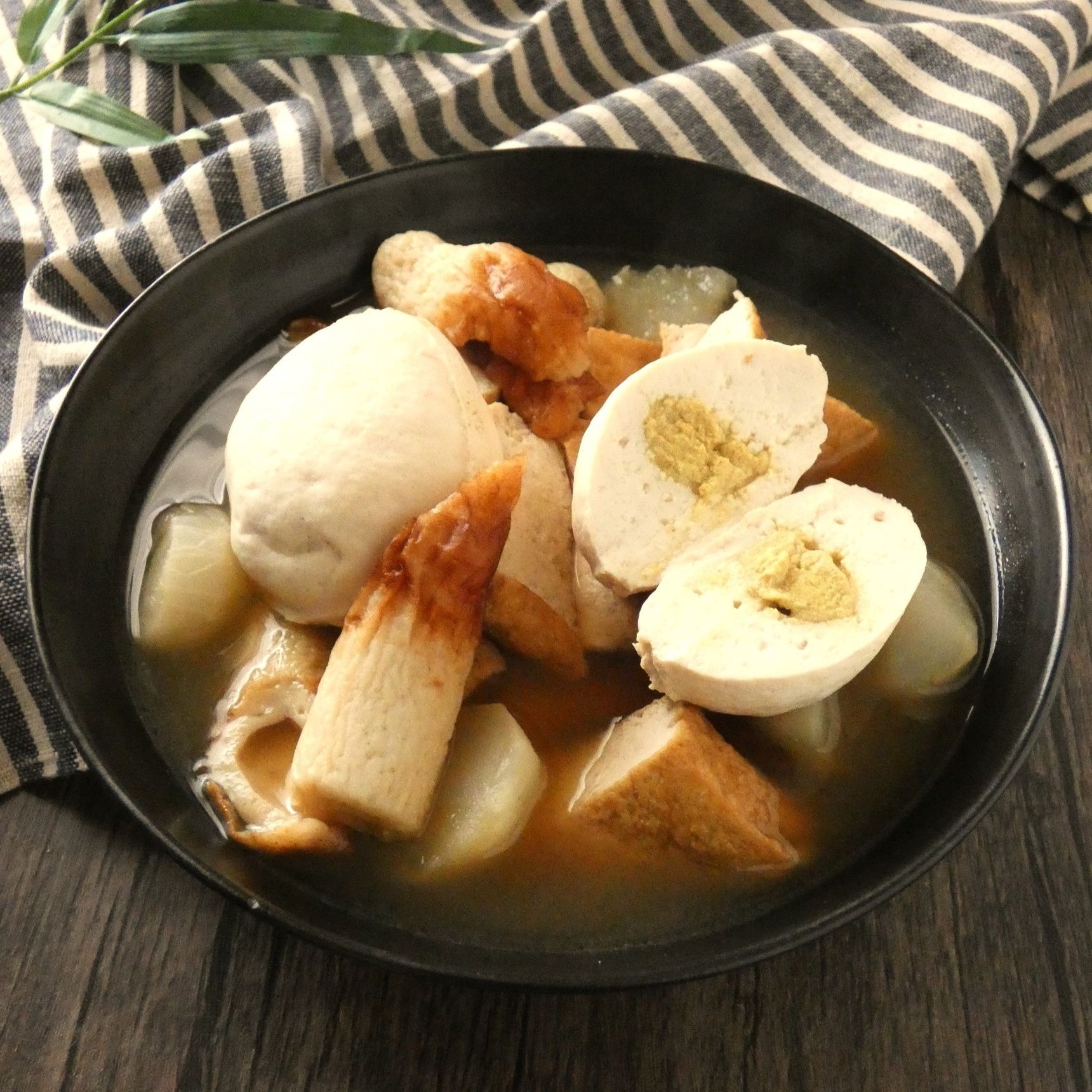 やみつきになる！「からし豆腐のおでん」
