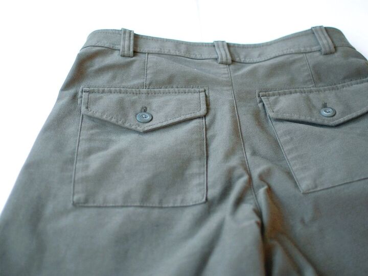 【ユニクロ】体型カバー&着やせ効果抜群!と大バズりのパンツを履いてみたら…「こりゃ話題になるわけだ」