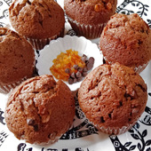 泡立て器でくるくる混ぜて失敗しらず！昔から作り続けている簡単チョコカップケーキです。