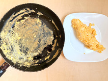 こげつく古いフライパンが意外な裏ワザで驚きの復活！卵焼きもくっつかずに焼けます♪