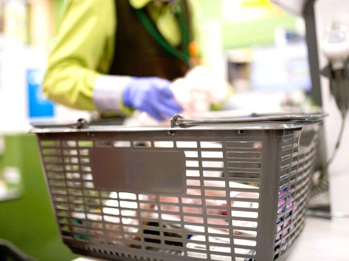 月の食費2万円台の人が「毎日のごはん作りでやめたこと」3つ。スーパーで買わなくなった食品とは?