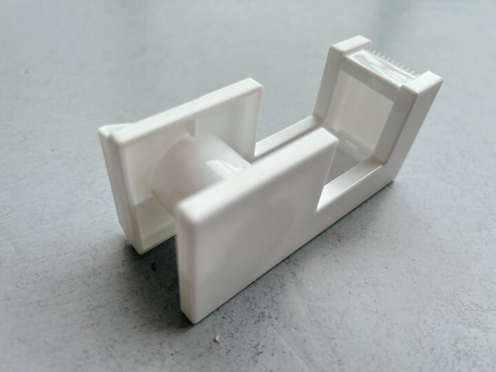 【ダイソー】どシンプルなテープカッター、どシンプルなアイデアで、画期的に使いやすく進化!