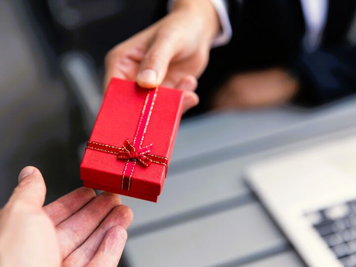 【ホワイトデーのお返し】珍百景。「安すぎ」「センスなし」でガッカリ編!