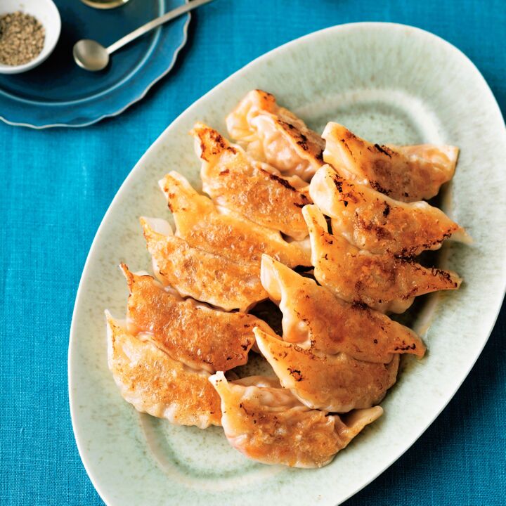 【君島十和子さんの腸活レシピ】ずっと作り続けている「簡単 腸活餃子」の作り方。意外な食材が決め手です!