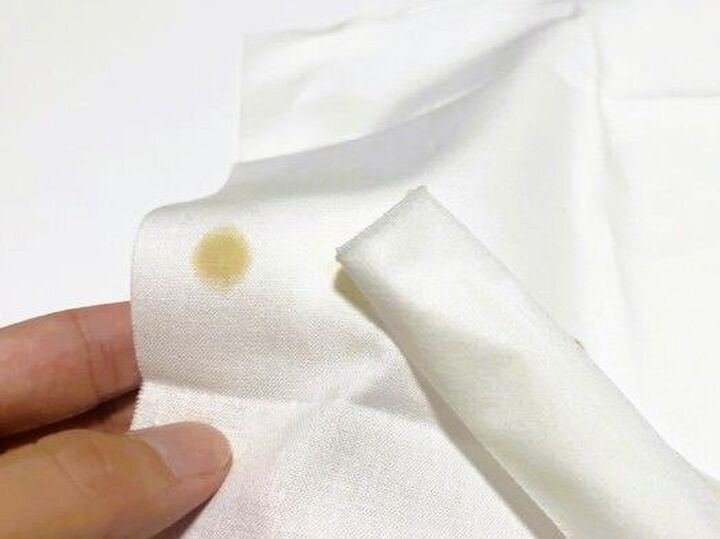 「ああ、やっちゃった…!!」外出先で"衣類のシミ"をきれいにする方法!こんなアイテムがあったのね♪