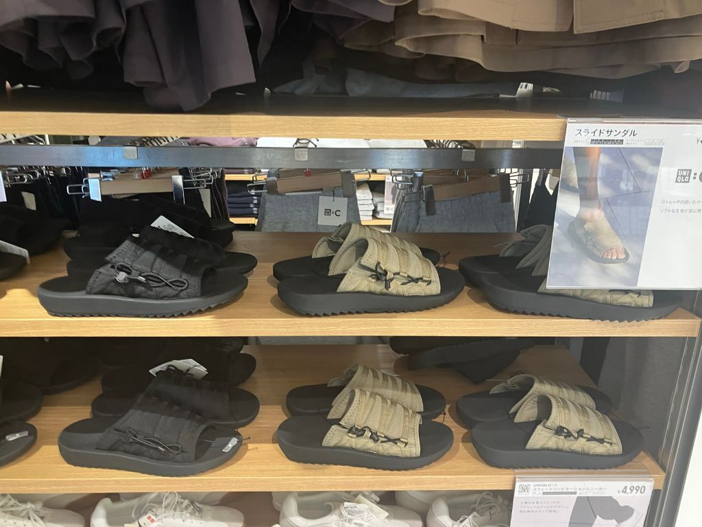 ユニクロ：シー】再入荷待ちの「大人気サンダル」をようやくゲット