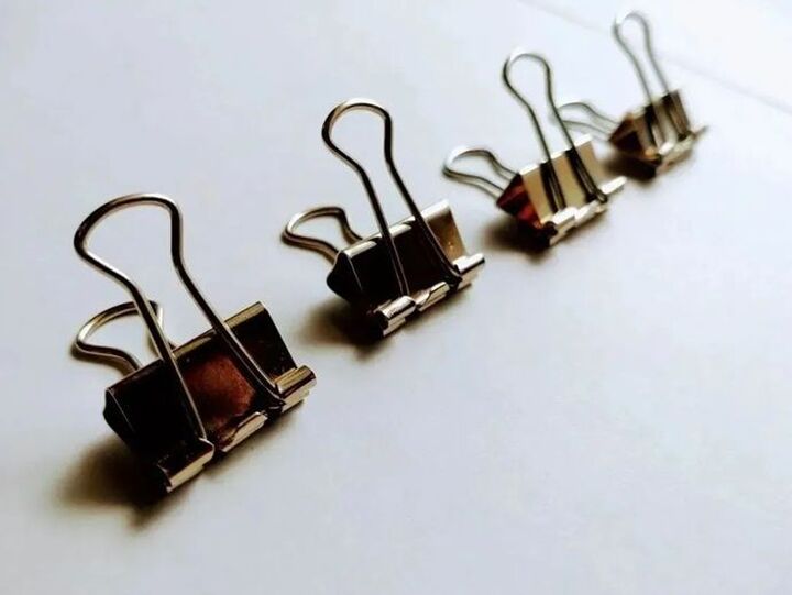 ダブルクリップがキッチンの便利グッズに!調理中も収納にも役立つ意外な使い方3つ