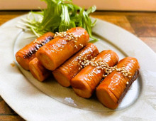 1本50円の魚肉ソーセージで作る「ヤンニョムソーセージ」の作り方。つまんでパクパク。が止まらない美味しさですよ♪