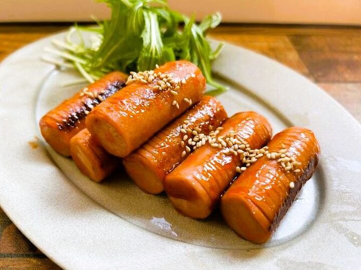 1本50円の魚肉ソーセージで作る「ヤンニョムソーセージ」の作り方。つまんでパクパク。が止まらない美味しさですよ♪