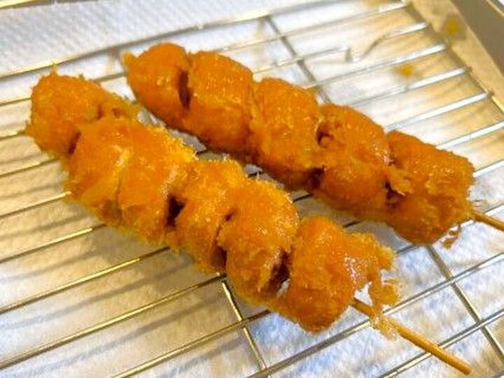 1本50円の魚肉ソーセージで作る「トルネードポテト風」。簡単で、味つけナシでも美味しいです!