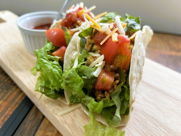 最近トレンドのタコス、おうちで楽しめる?小麦粉のカンタン手作り生地とカルディのタコスキットを食べ比べてみた