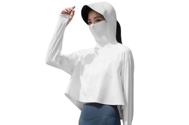 今すぐ〈紫外線対策〉を!帽子、アームカバー、普段使いできるラッシュガードをお得にゲット【Amazonタイムセール】