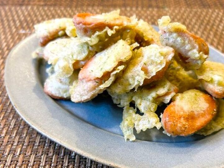 1本50円の魚肉ソーセージで作る「磯部揚げ」の作り方。絶妙な塩味とカリカリ食感がおつまみに最高ですよ~!