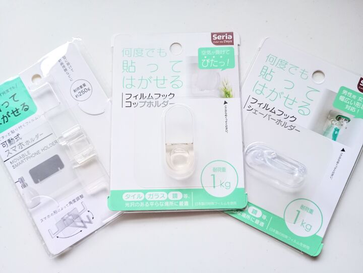 賃貸物件にも!『100均フィルムフック』は浮かせ収納の神アイテム♡