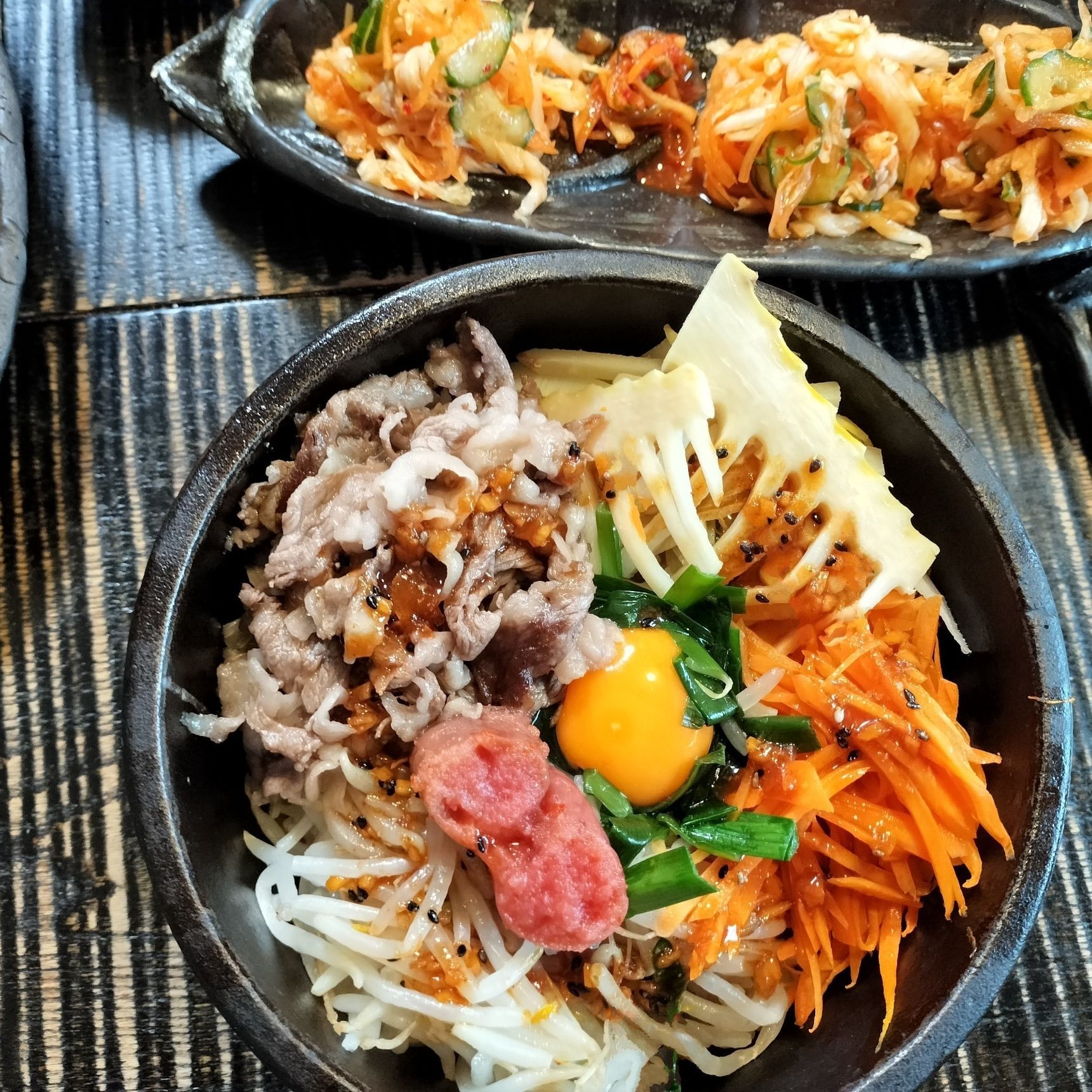 ピリッと甘辛ビビンバのタレ！石焼きビビンバ！いつもの野菜とたけのこ！白菜キムチ3種！