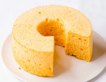 【オイルなし、グルテンなし】米粉のふわふわ「レモンのシフォンケーキ」の作り方。ヘルシーで低カロリーなおやつです♪
