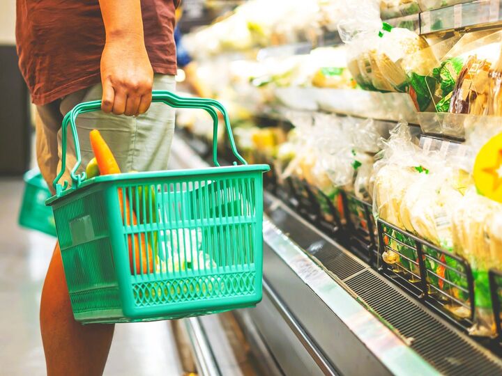 月の食費2万円台の人が「スーパーで絶対に買う節約食材」3つ。迷う理由はありません!