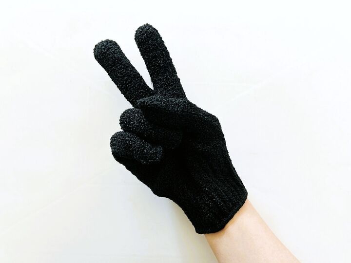 【セリアのスゴイ名品図鑑】超定番アイテムの進化版!まさか手袋にしてしまうとは?「5本指だからメリットいっぱい」