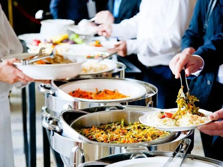 「ビュッフェ」と「バイキング」の違い。正しく言えたら天才!