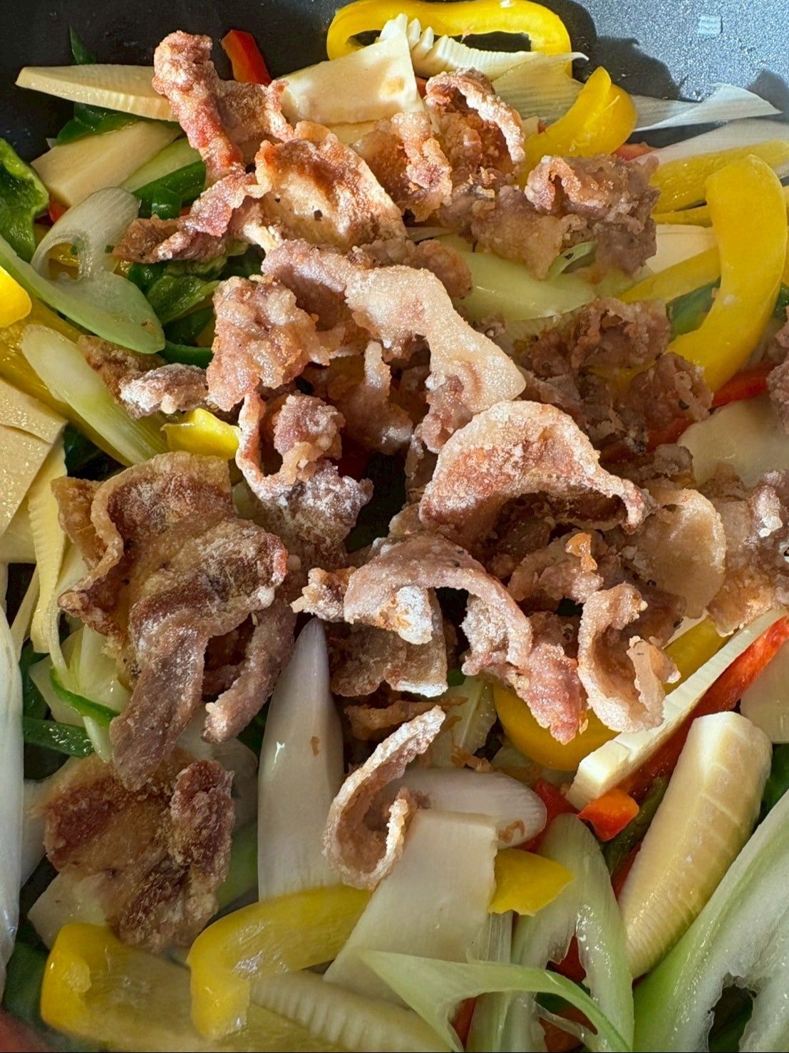 カリカリお肉投入！
