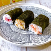誰でも簡単！ラップの空き箱で！巻きずし風おにぎり～！多忙な毎日に！レジャー先の軽食に！