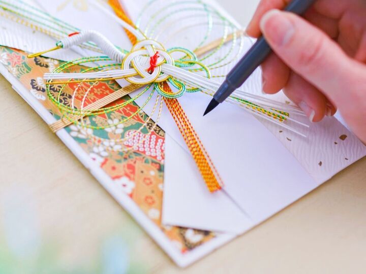 ご祝儀袋に文字をキレイに書く方法。使うのはペンとスマホだけ!誰でも簡単に美文字が書けますよ♪