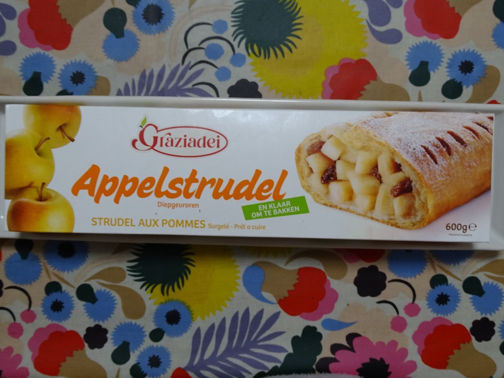 激安業スーSweets「apple strudel（アップルシュトゥルーデル）」 298円！