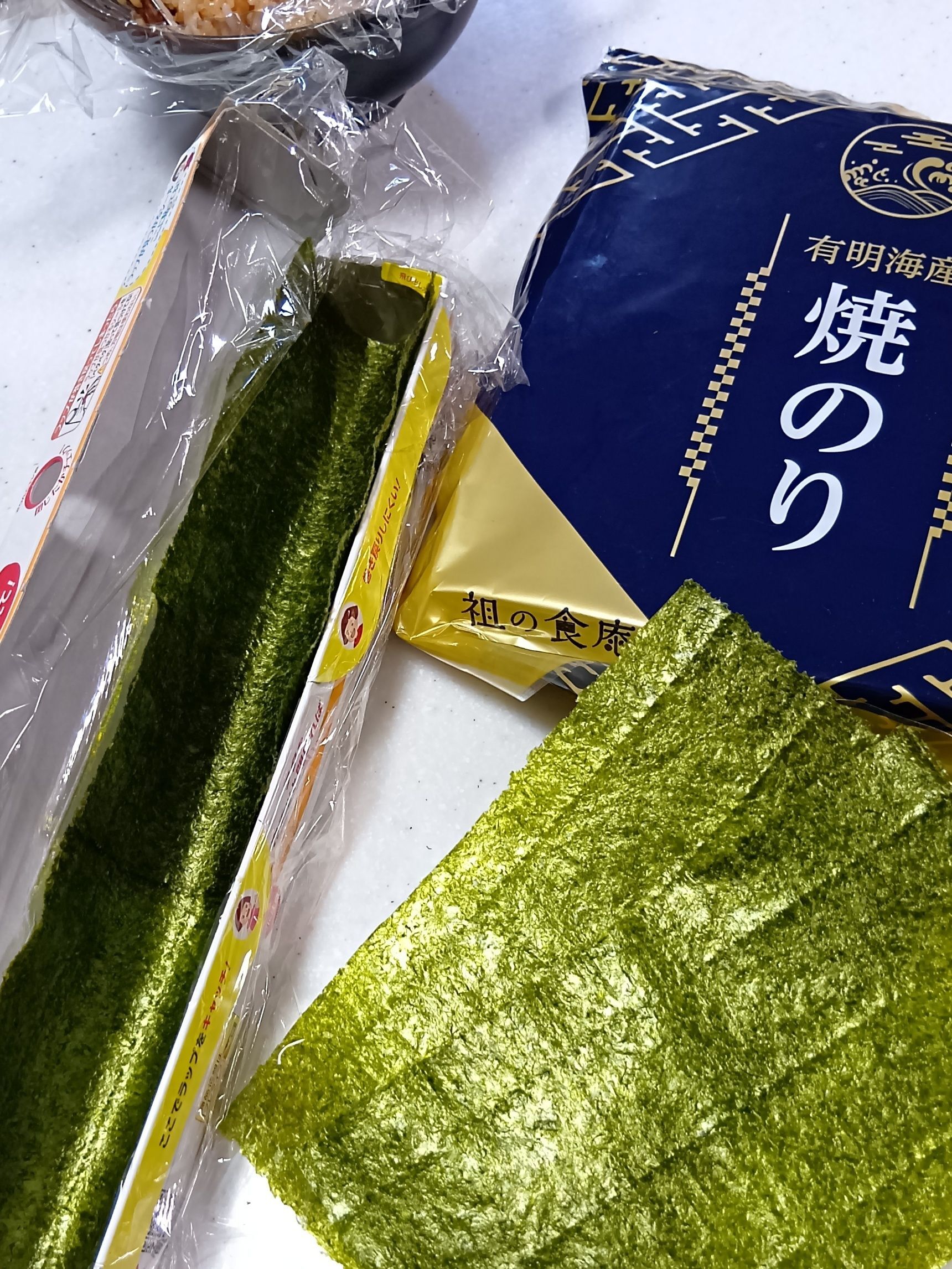 【巻きずし風おにぎり（おかか味）】を作ります