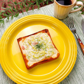 【春キャベツとベーコンのグラタントースト】便利な野菜だし使用！