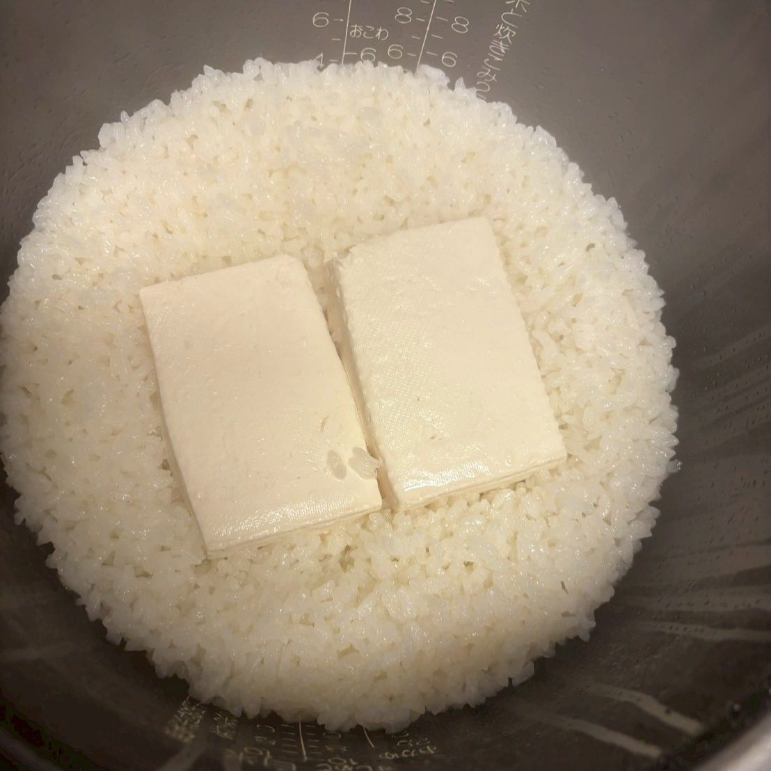 炊き上がりはお出汁と豆腐の美味しそうな匂いでたまりません！
