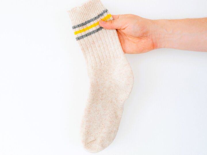 捨てるの待ったー!使い古しのストッキングや靴下が家じゅうで大活躍!使える「裏ワザ」だらけでした♪