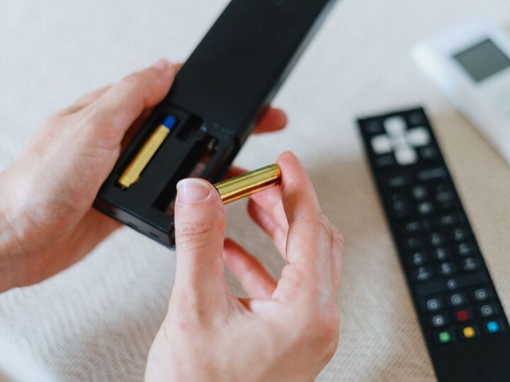 電池が切れた「乾電池」を復活させる裏ワザ。捨てちゃう前に試してみて♪