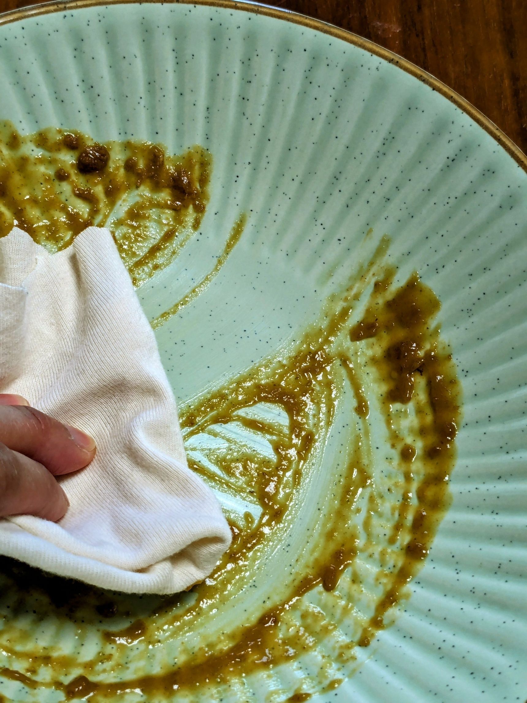 6、食卓の皿やフライパン