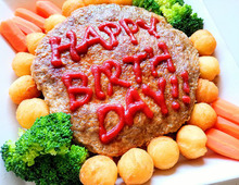 誰でも簡単！紙容器でできるコツなし巨大ハンバーグの作り方！誕生日のお祝いにもおすすめです♪