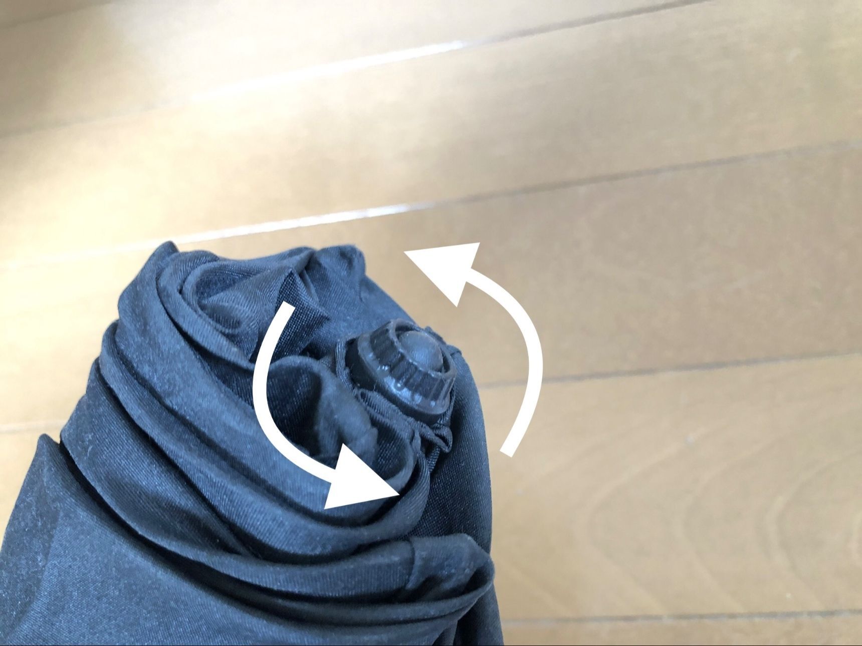 別の傘から石突きを外します