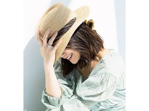 【40代・50代】ハットをかぶる日のヘアアレンジ。お出かけ前の&quot;ちょいテク&quot;で差がつきます！