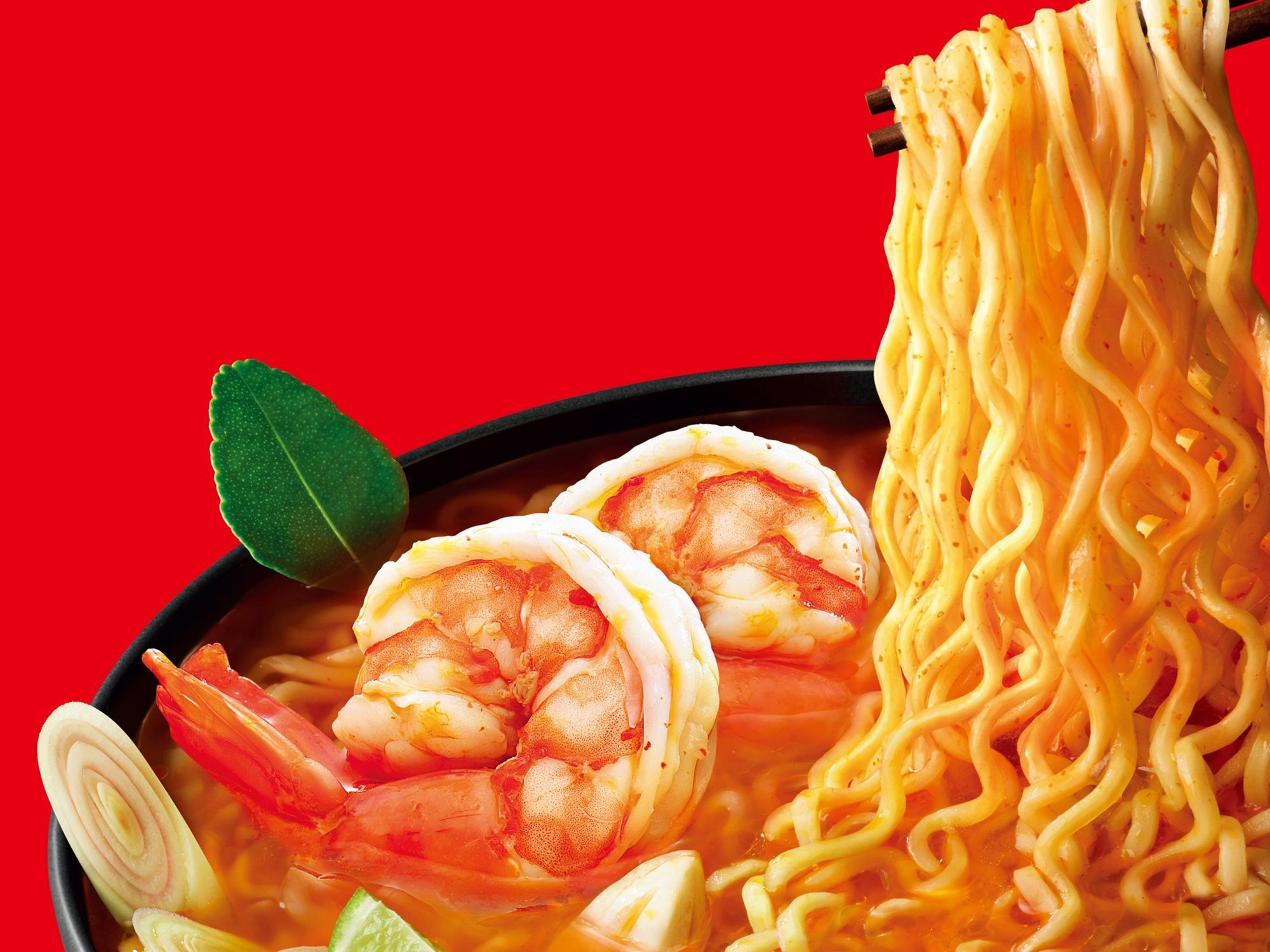 【本場タイで大人気】伝説の即席麺「Yum Yum®」がついに日本上陸！トムヤムクンスープ×モチモチ食感の麺がたまらない