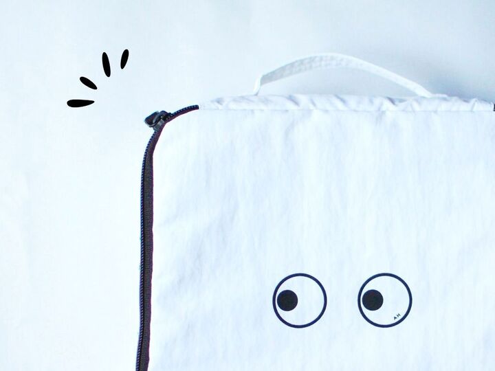 【ユニクロ×アニヤ】かわいすぎる♡新顔ポーチが登場。まるごと洗えて実用的!夏のお出かけに連れてって~!