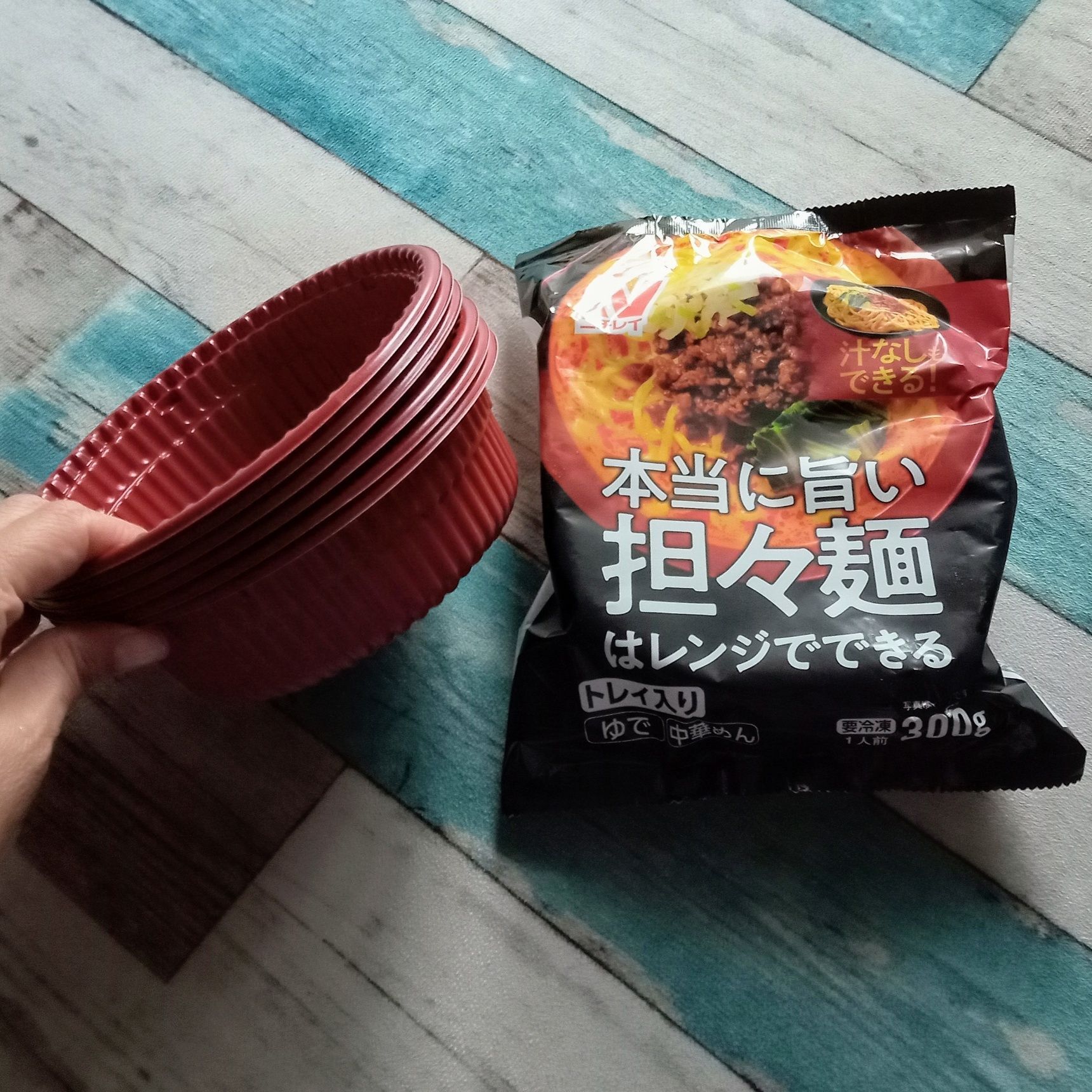 冷凍麺の容器です