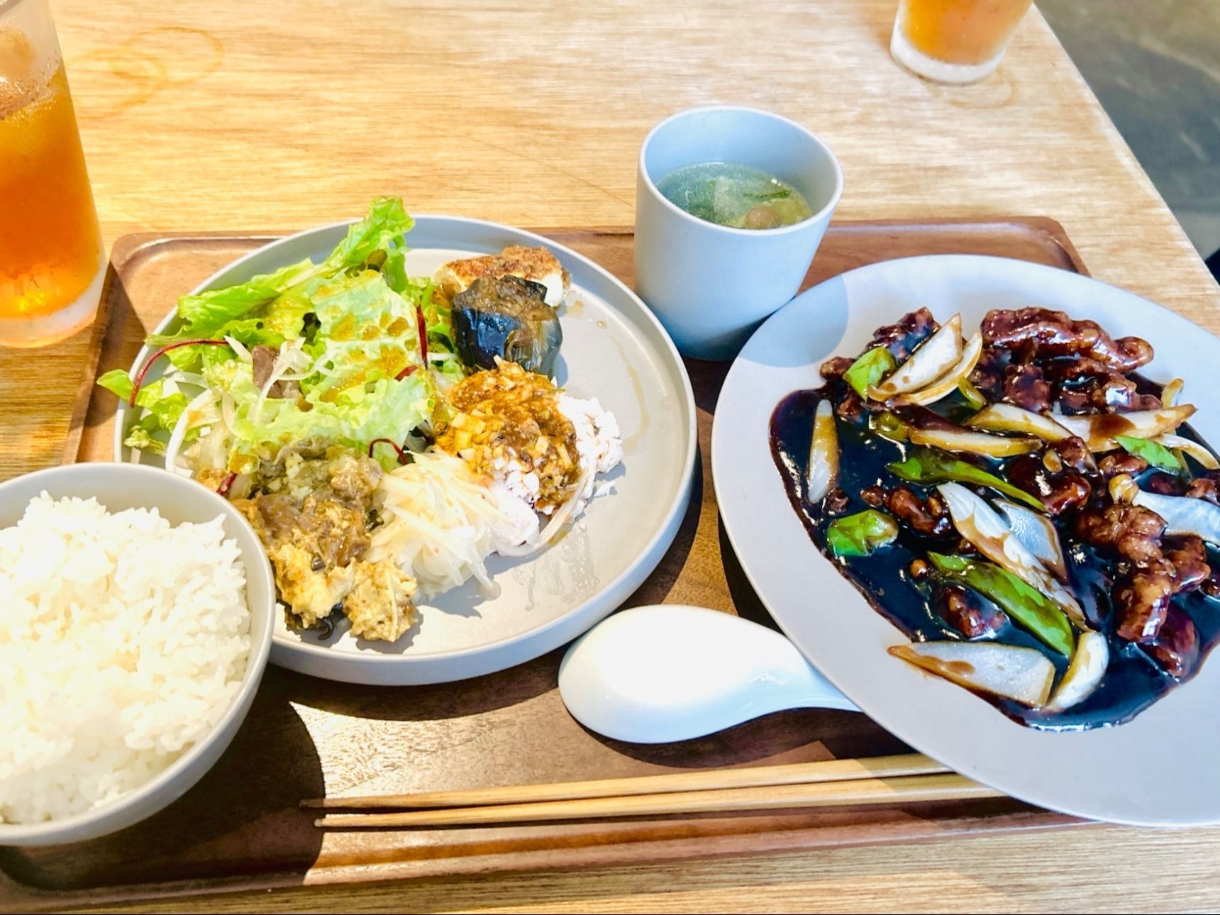 「豚肩ロースの黒酢スブタ」を注文