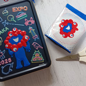 お菓子缶とお菓子の袋、無印良品で万博各国の入館パビリオンスタンプ手帳を手作り！保存箱にも