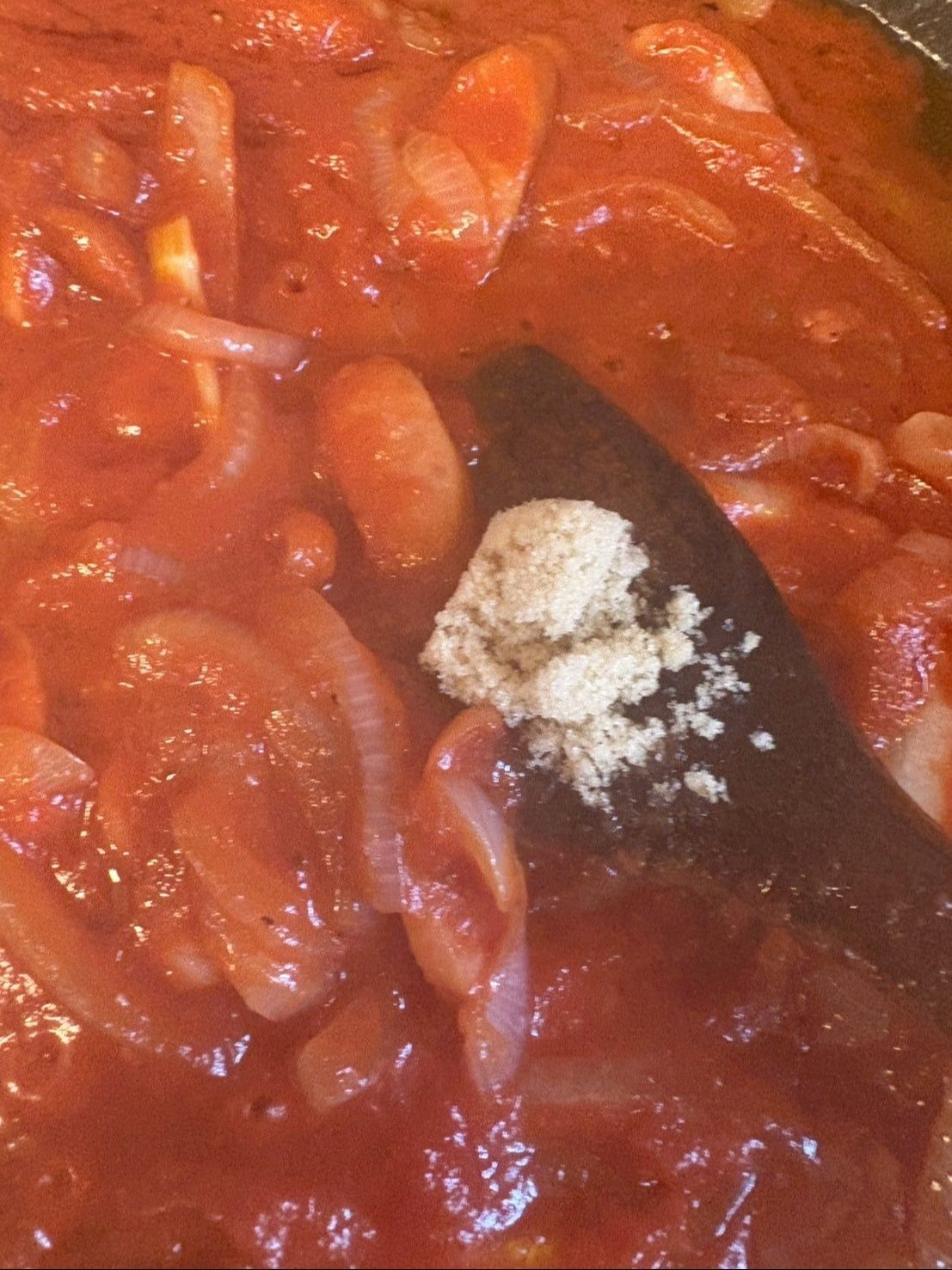 お好みでちょっと隠し味に砂糖を加えます。