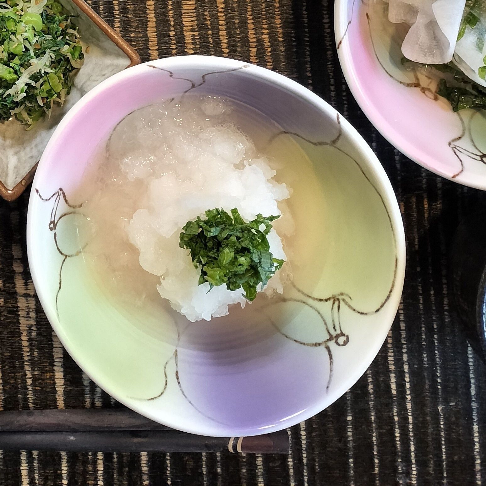5．大根をすりおろし、銘々器に入れる