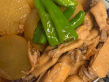 ほろっとほぐれる＜大根と鶏手羽中の煮物＞